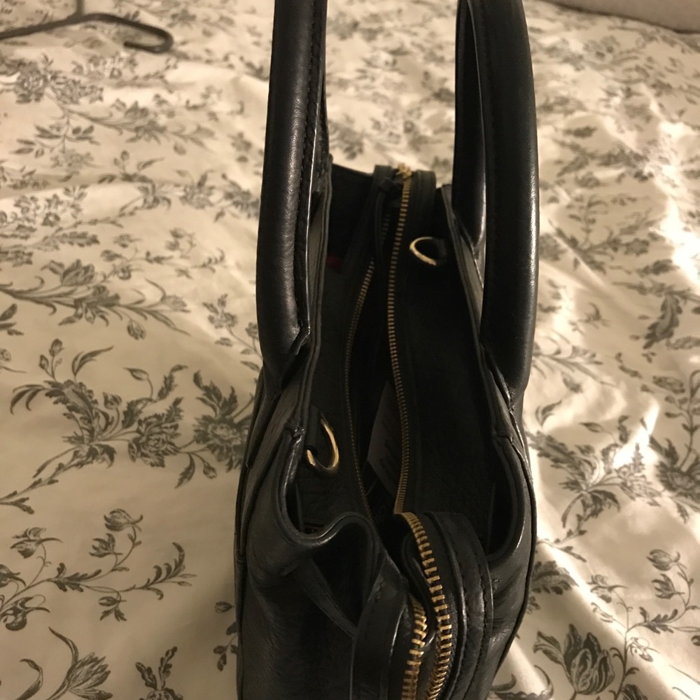 HandBag - Picture 2 of 3